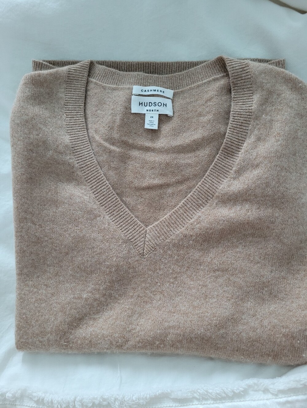 HUDSON NORTH 100% CASHMERE V NECK SWEATER